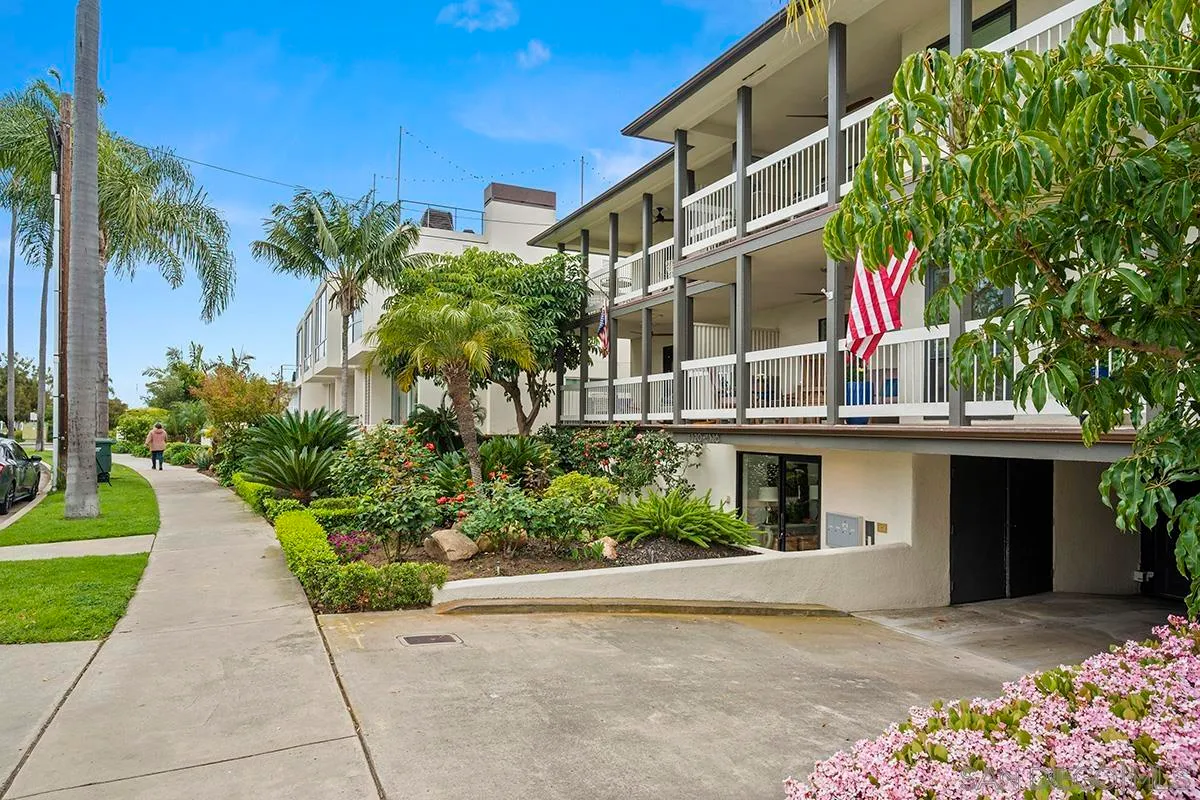 Coronado, California 92118, United States, 2 Bedrooms Bedrooms, ,2 BathroomsBathrooms,Residential,Active,94863