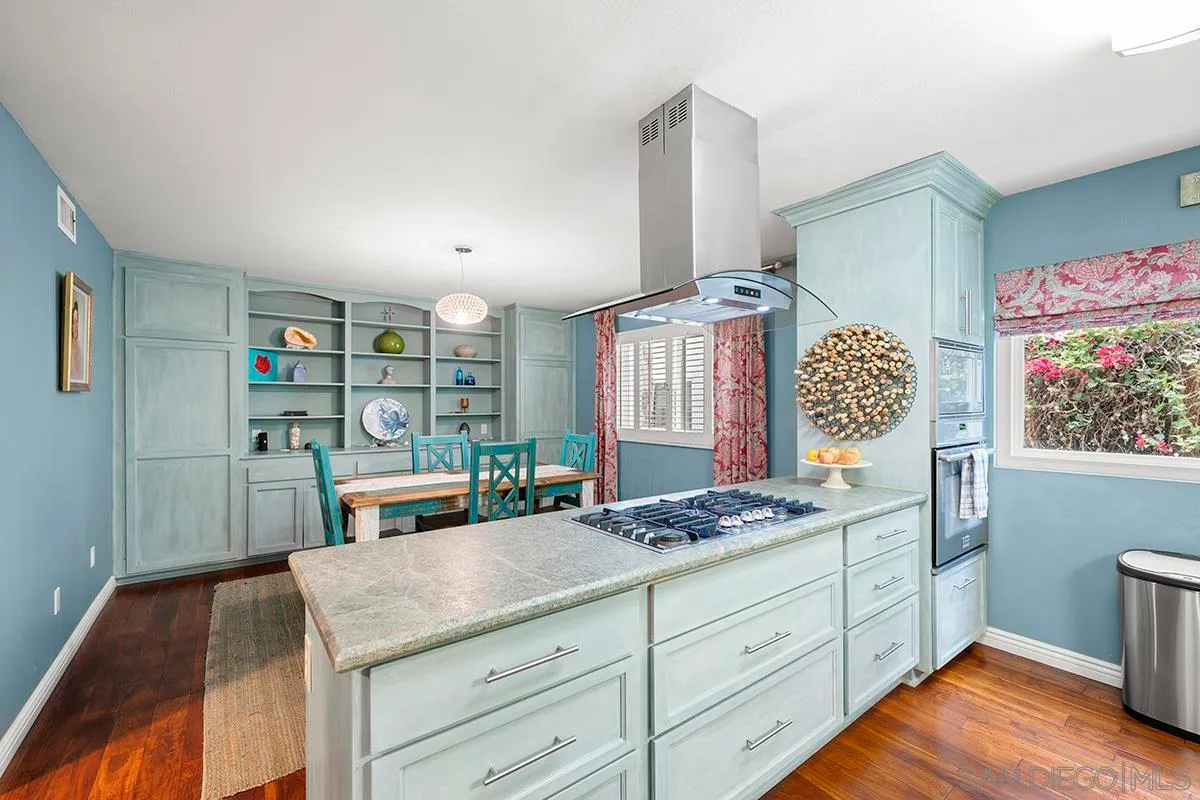 Coronado, California 92118, United States, 2 Bedrooms Bedrooms, ,2 BathroomsBathrooms,Residential,Active,94863