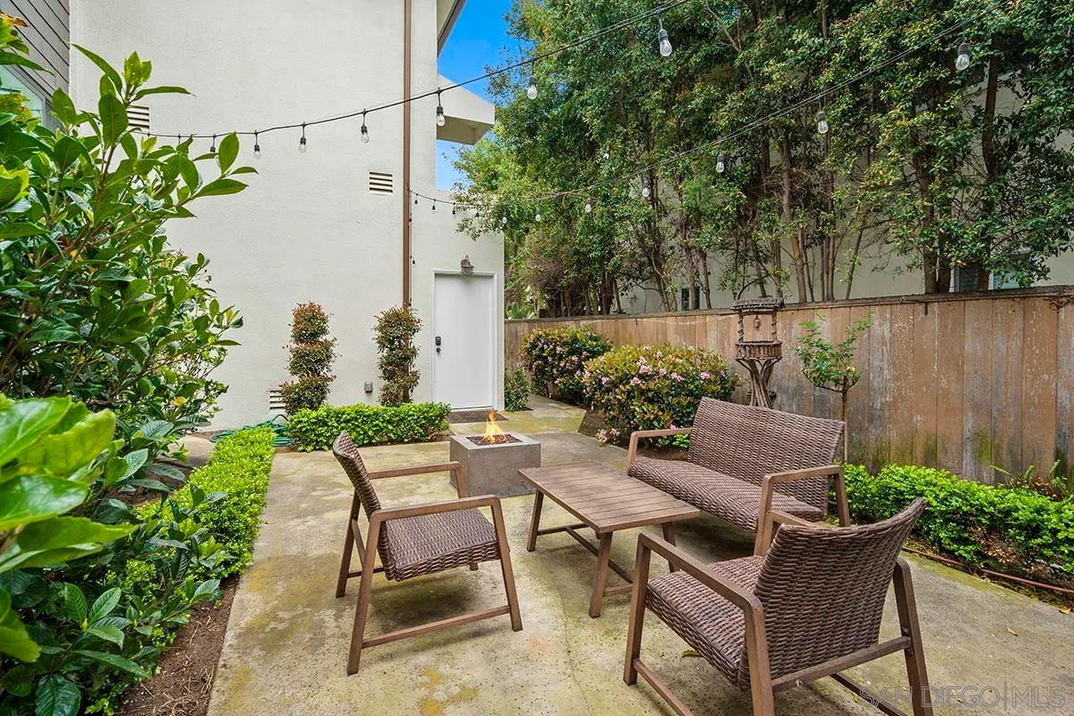 Coronado, California 92118, United States, 2 Bedrooms Bedrooms, ,2 BathroomsBathrooms,Residential,Active,94863