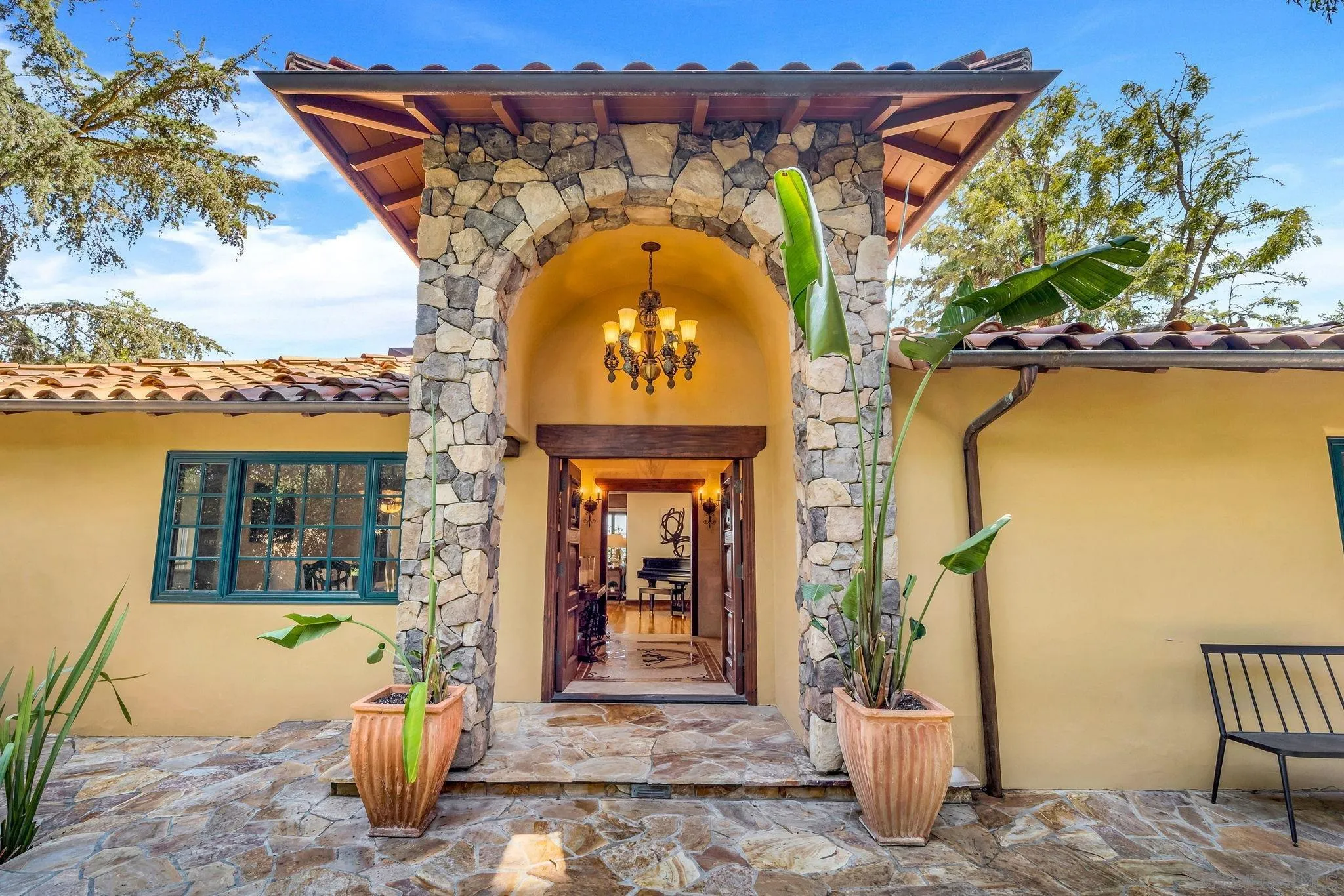 La Mesa, California 91941, United States, 4 Bedrooms Bedrooms, ,3 BathroomsBathrooms,Residential,Pending,80654