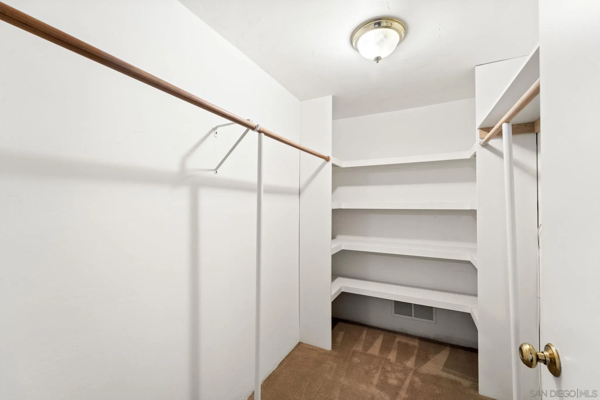 La Mesa, California 91941, United States, 4 Bedrooms Bedrooms, ,3 BathroomsBathrooms,Residential,Pending,80654