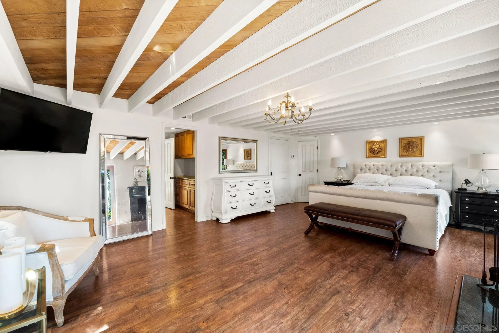 La Mesa, California 91941, United States, 4 Bedrooms Bedrooms, ,3 BathroomsBathrooms,Residential,Pending,80654