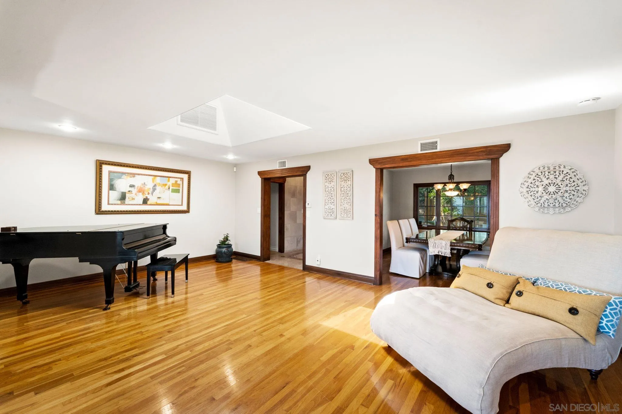 La Mesa, California 91941, United States, 4 Bedrooms Bedrooms, ,3 BathroomsBathrooms,Residential,Pending,80654