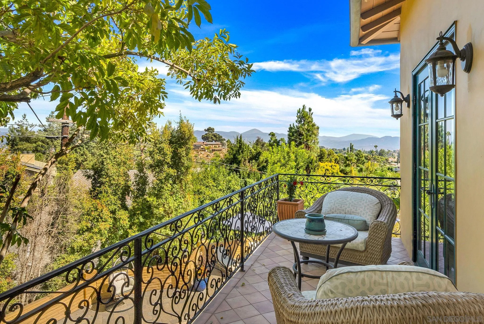 La Mesa, California 91941, United States, 4 Bedrooms Bedrooms, ,3 BathroomsBathrooms,Residential,Pending,80654