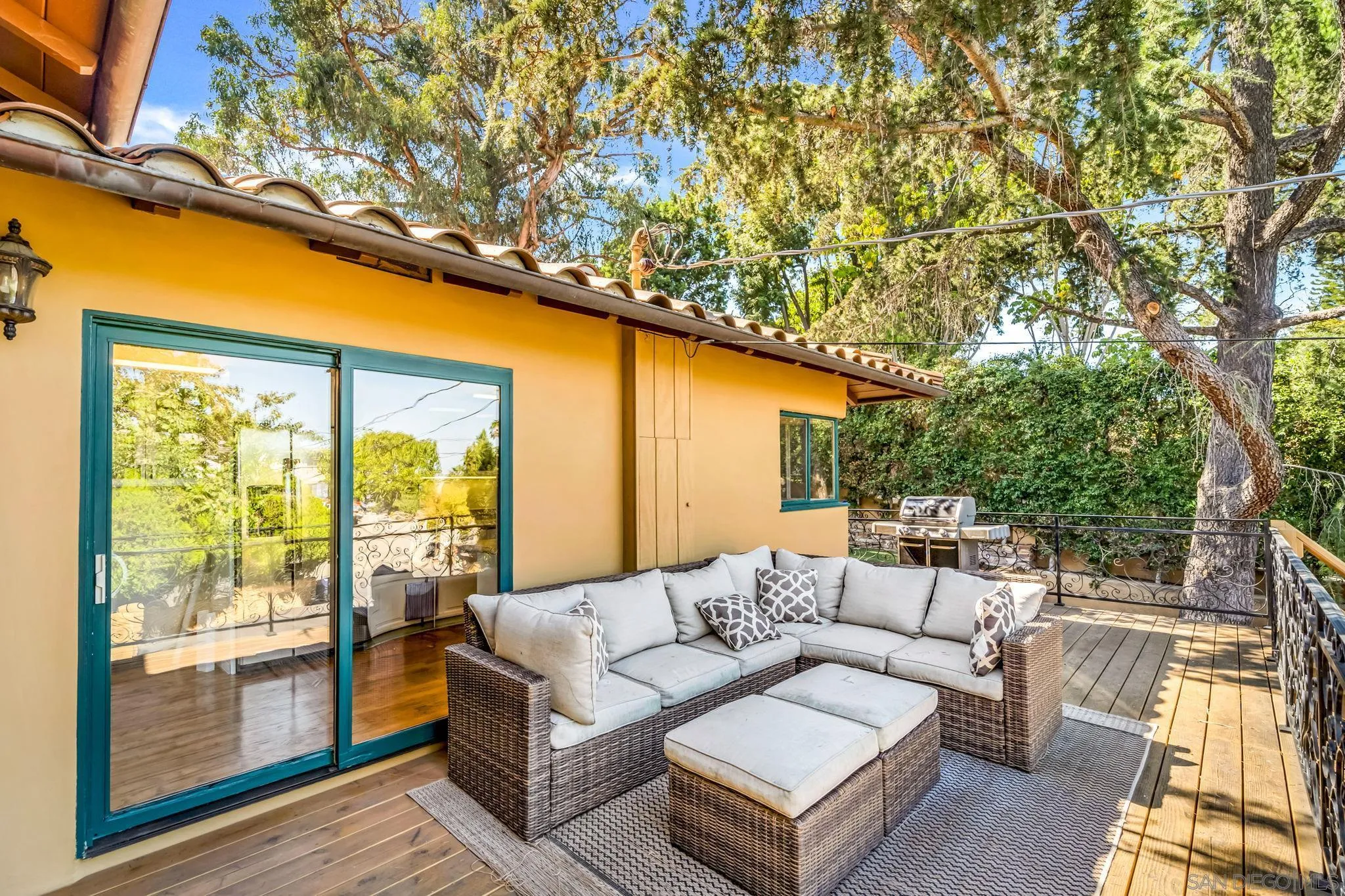 La Mesa, California 91941, United States, 4 Bedrooms Bedrooms, ,3 BathroomsBathrooms,Residential,Pending,80654