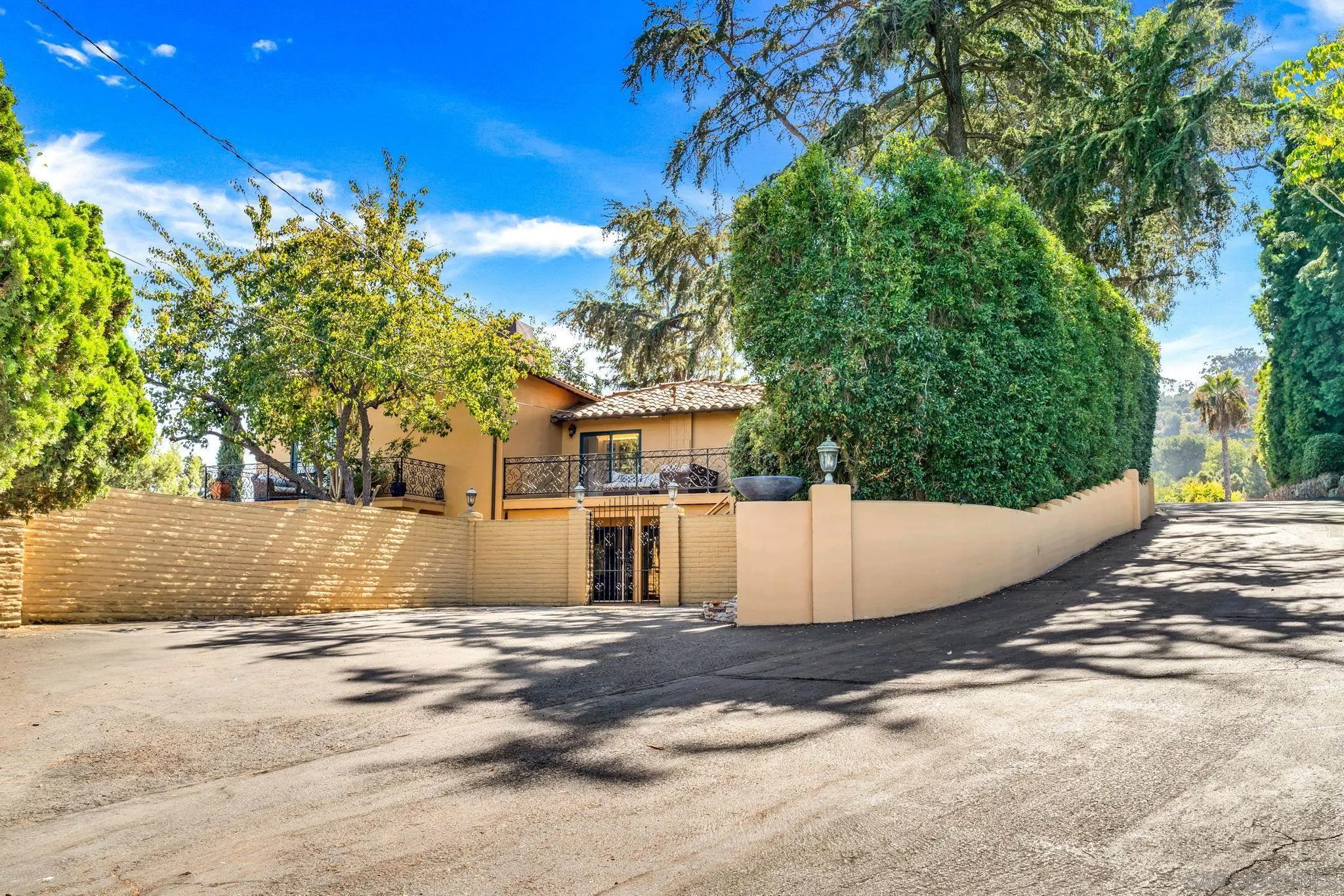 La Mesa, California 91941, United States, 4 Bedrooms Bedrooms, ,3 BathroomsBathrooms,Residential,Pending,80654