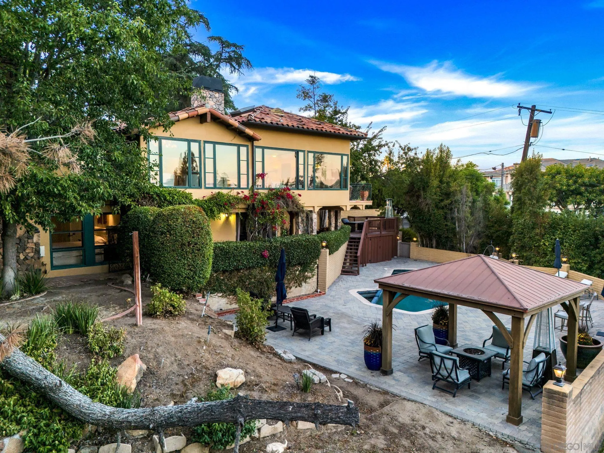 La Mesa, California 91941, United States, 4 Bedrooms Bedrooms, ,3 BathroomsBathrooms,Residential,Pending,80654