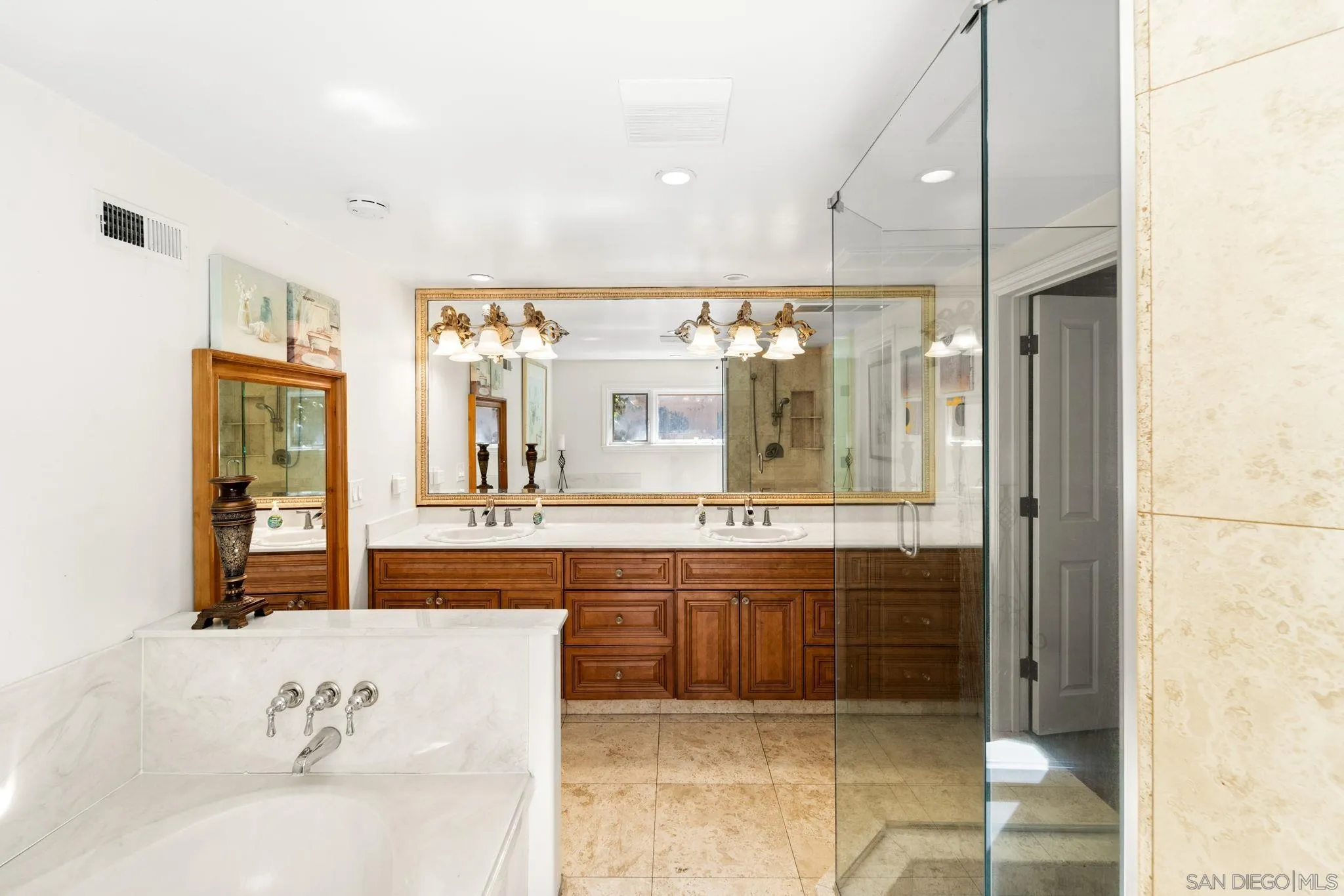 La Mesa, California 91941, United States, 4 Bedrooms Bedrooms, ,3 BathroomsBathrooms,Residential,Pending,80654