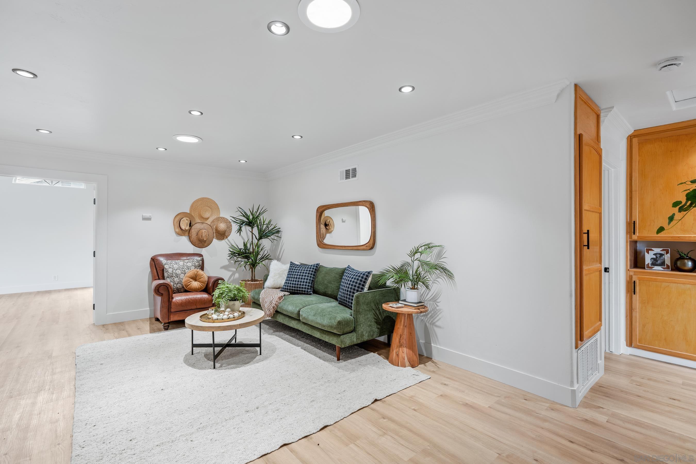 3450 Robb Roy Pl