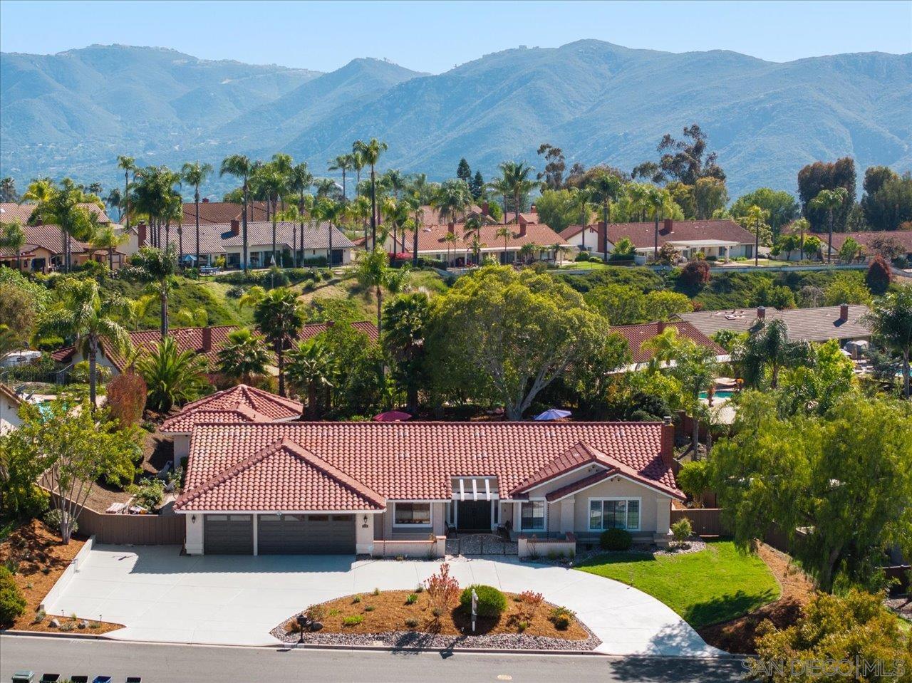 1376 Stoneridge Circle