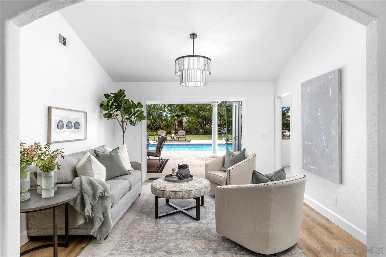 1376 Stoneridge Circle