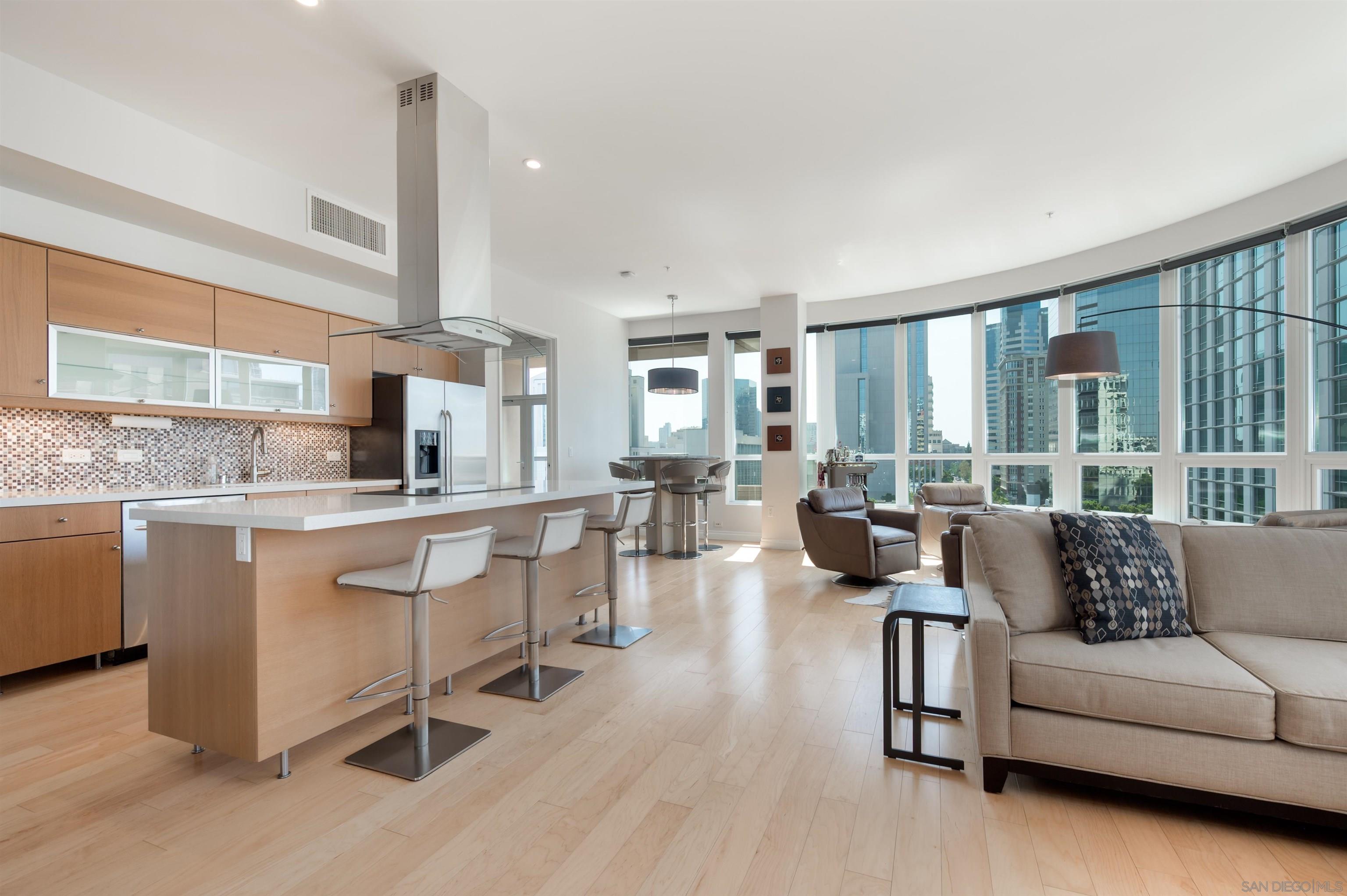 350 W Ash St  608