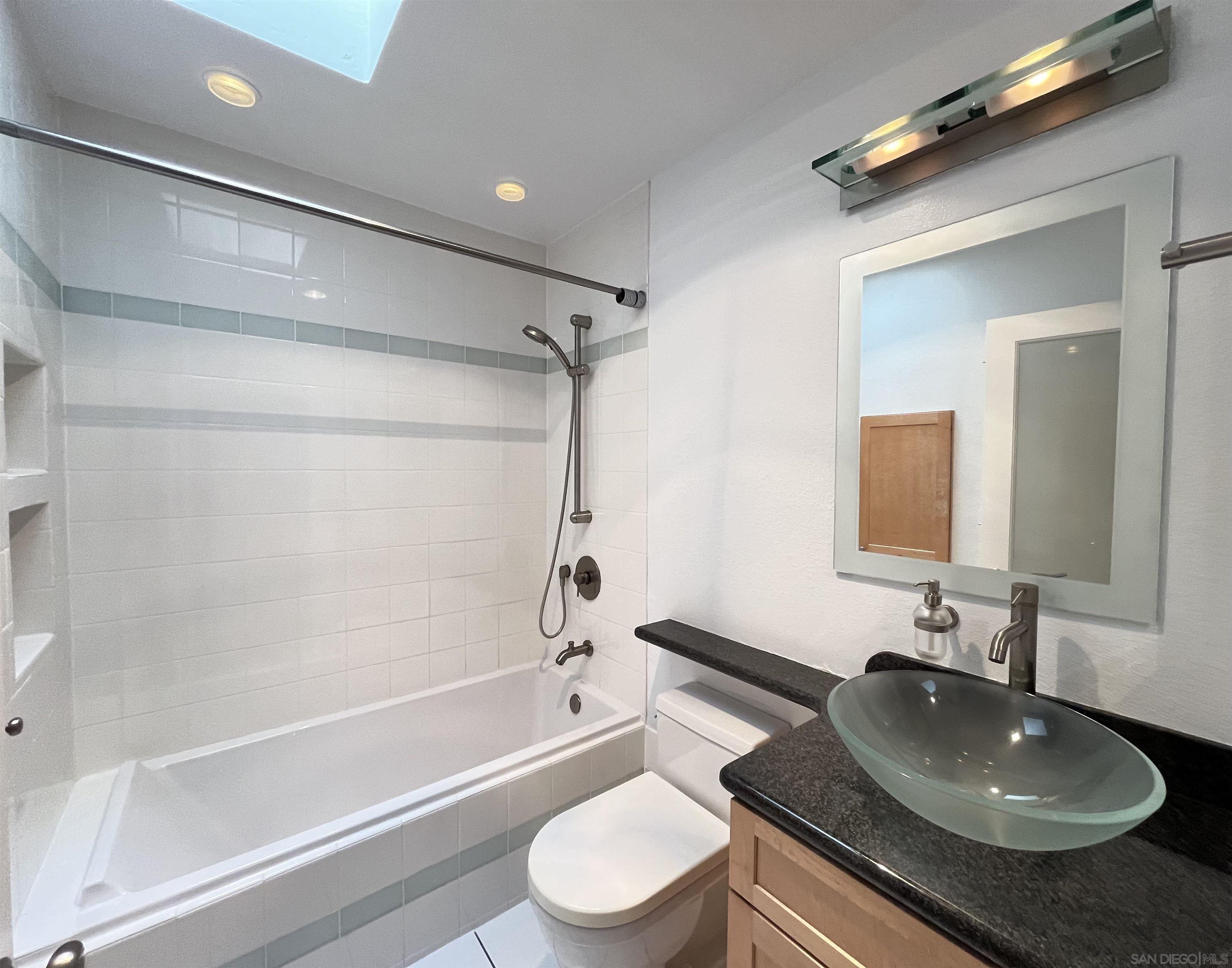 1435 Essex 7