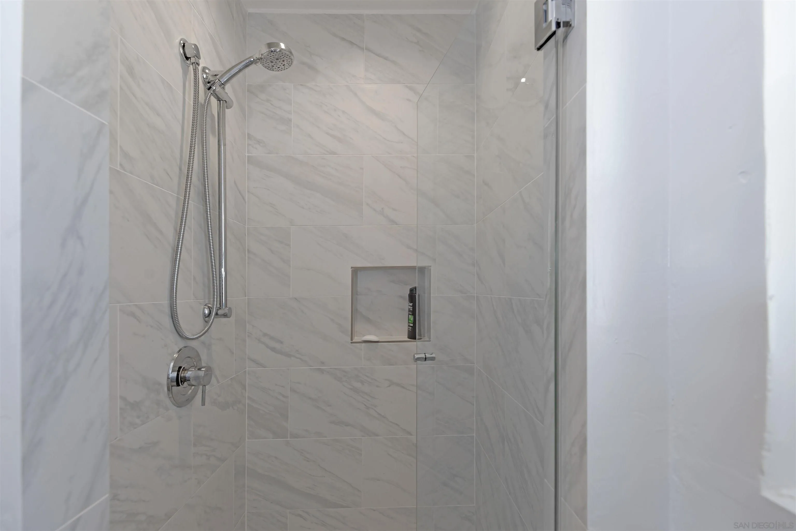 San Diego, California 92106, United States, 3 Bedrooms Bedrooms, ,4 BathroomsBathrooms,Residential,Active,91809