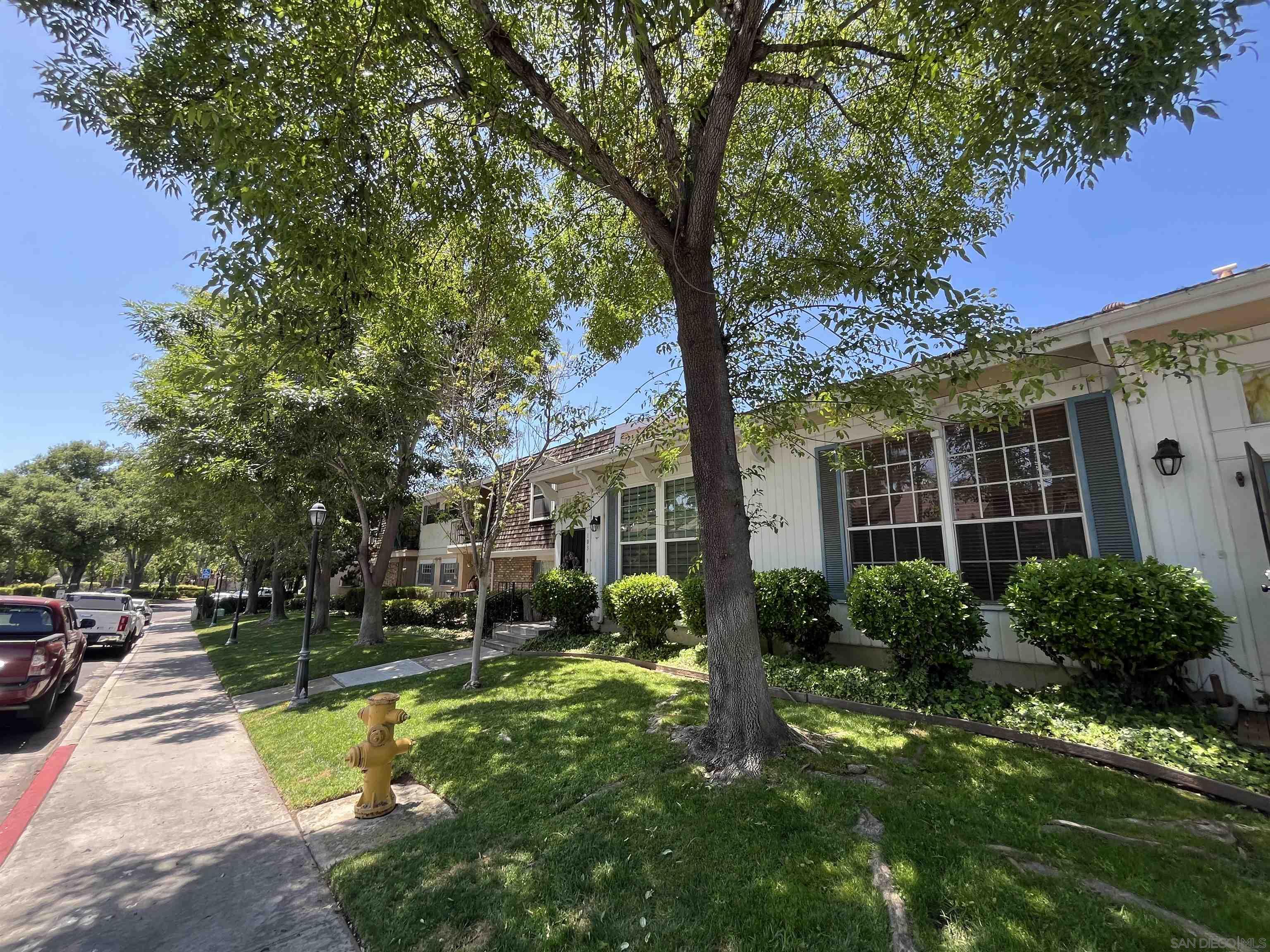 4800  Williamsburg Lane  216
