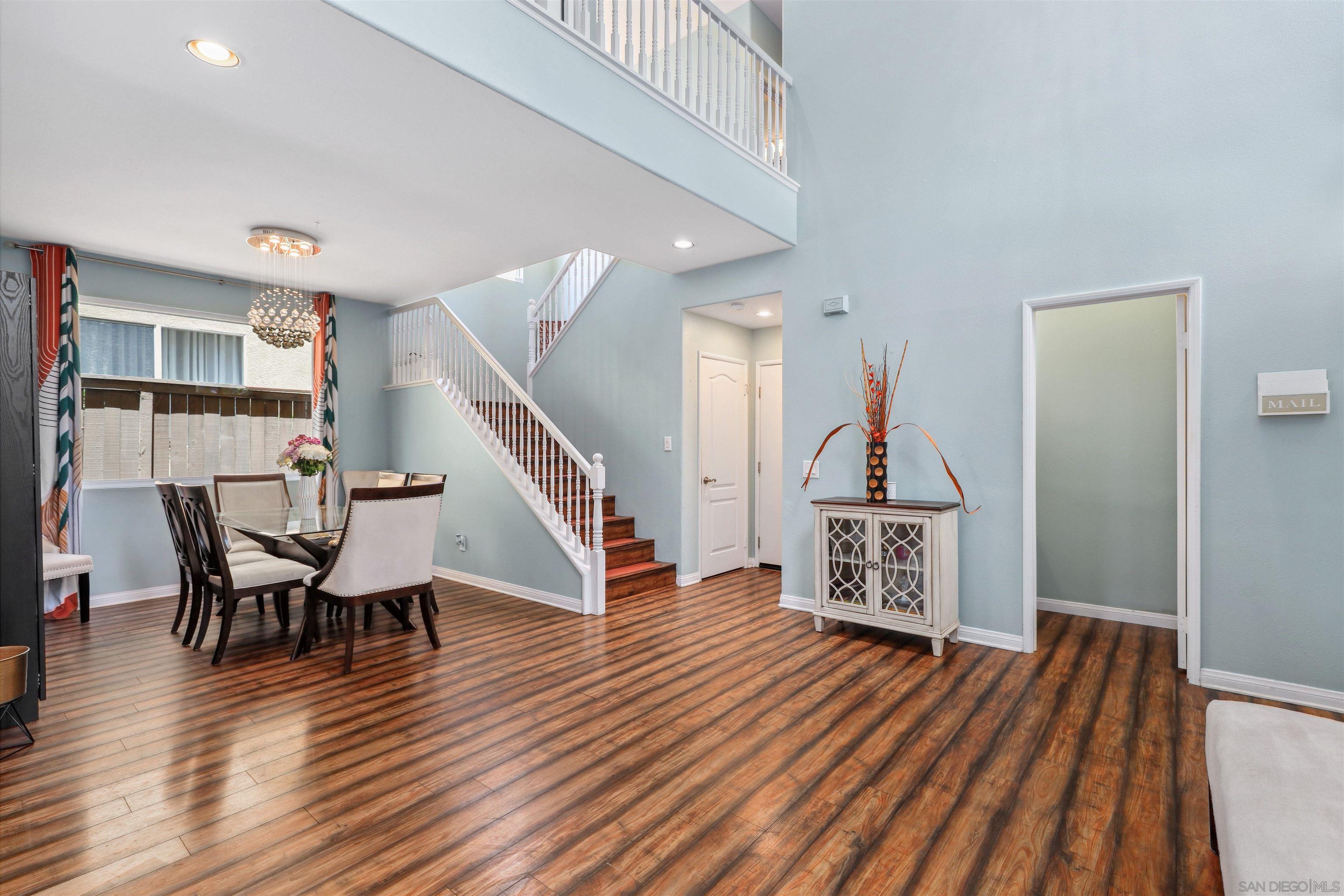 535 Venetia Way