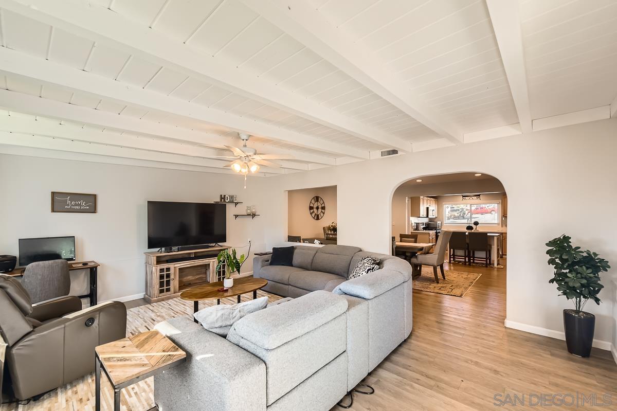 9477  Ronnie Ct