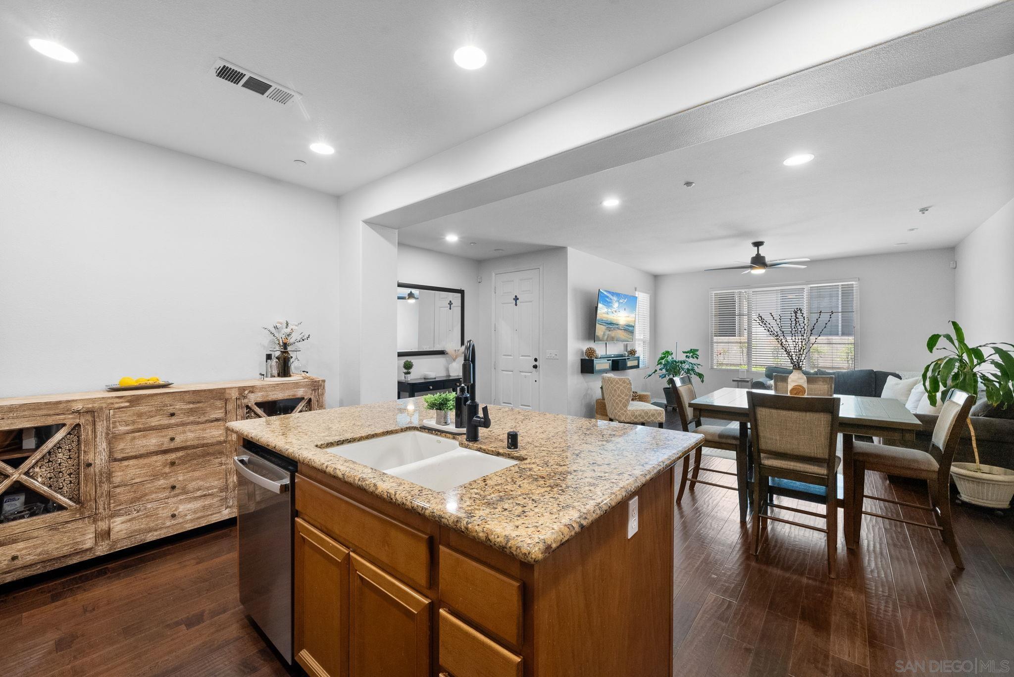 2207 Pasadena Ct 3