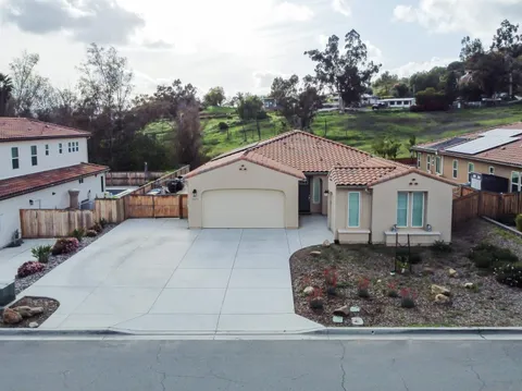 9252 Old Farmhouse Rd, Lakeside, CA 92040 - MLS#: 250023170