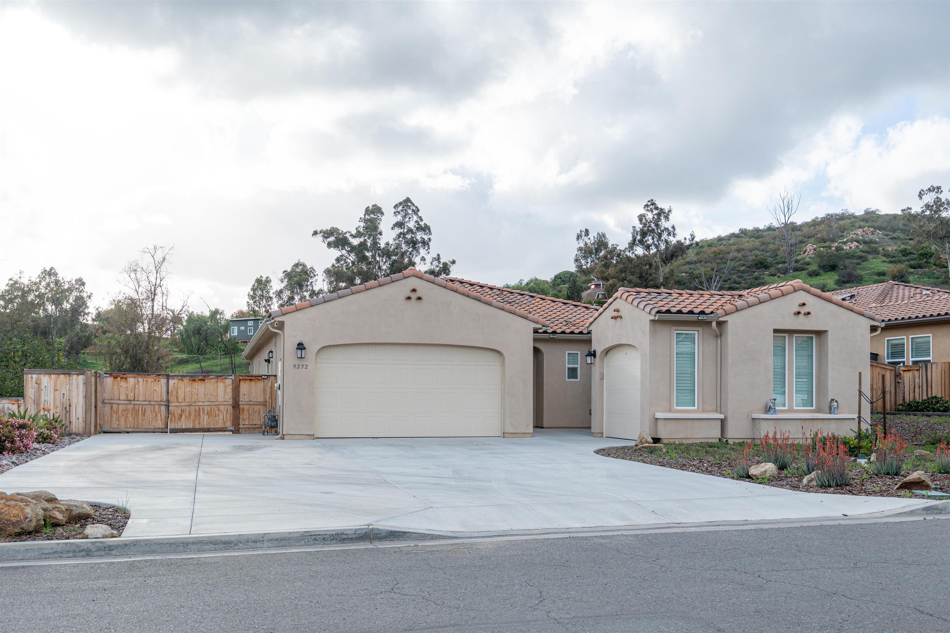 9252  Old Farmhouse RD