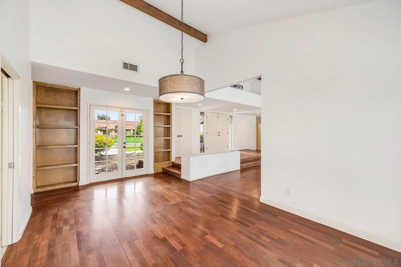 Solana Beach, California 92075, United States, 4 Bedrooms Bedrooms, ,3 BathroomsBathrooms,Residential,Pending,80956