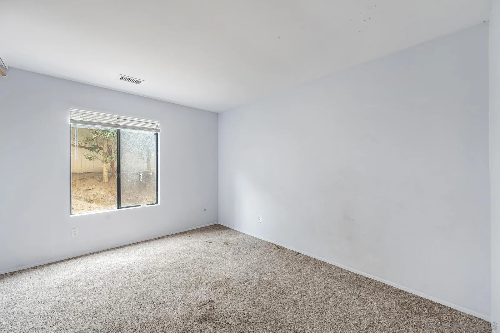 Solana Beach, California 92075, United States, 4 Bedrooms Bedrooms, ,3 BathroomsBathrooms,Residential,Pending,80956