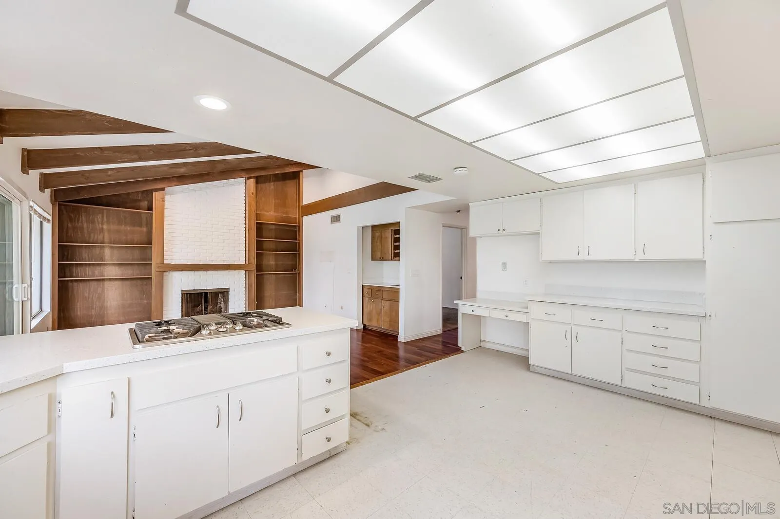 Solana Beach, California 92075, United States, 4 Bedrooms Bedrooms, ,3 BathroomsBathrooms,Residential,Pending,80956