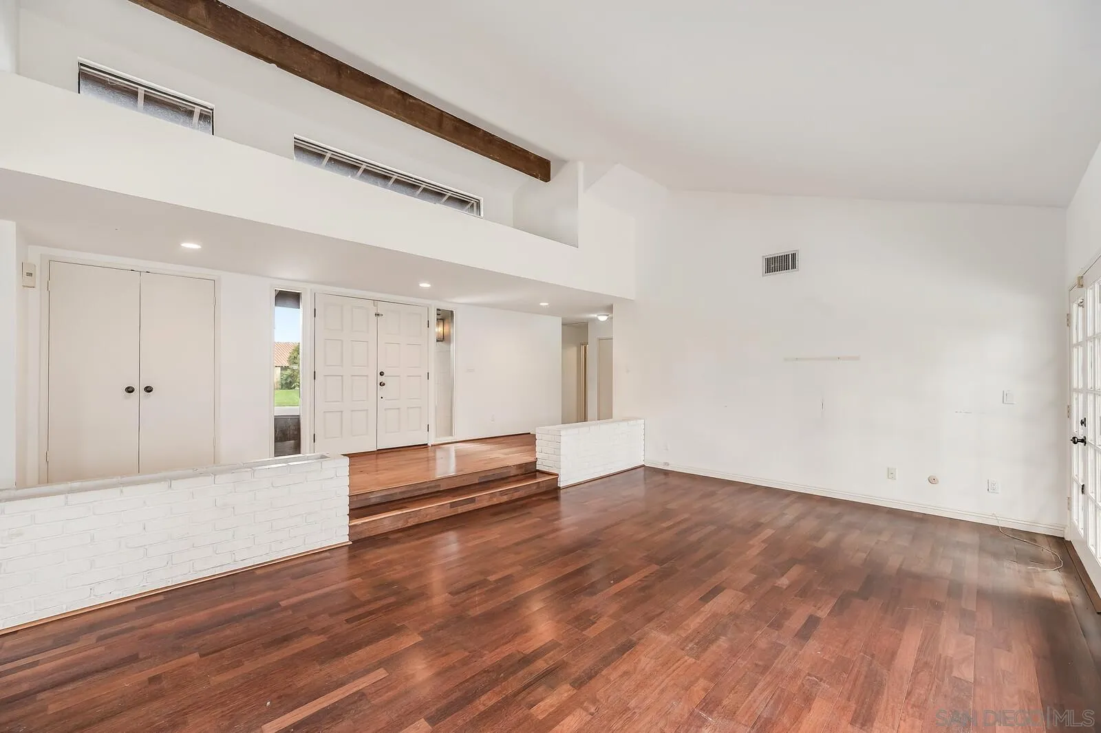 Solana Beach, California 92075, United States, 4 Bedrooms Bedrooms, ,3 BathroomsBathrooms,Residential,Pending,80956