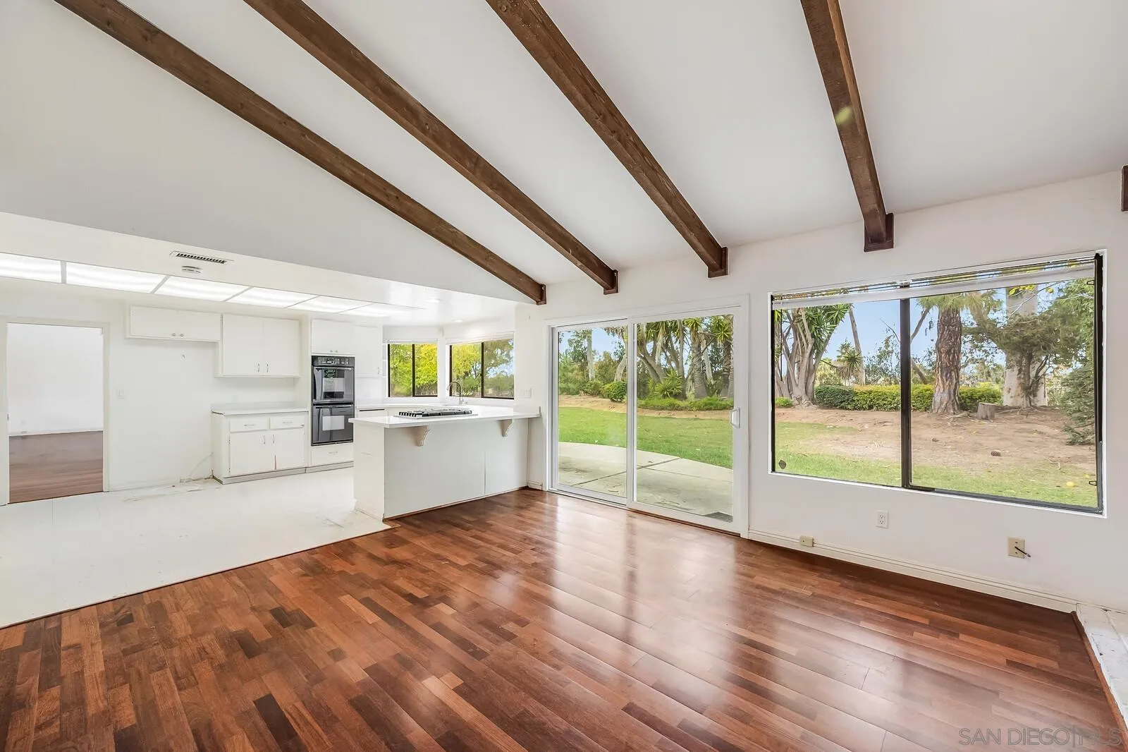 Solana Beach, California 92075, United States, 4 Bedrooms Bedrooms, ,3 BathroomsBathrooms,Residential,Pending,80956