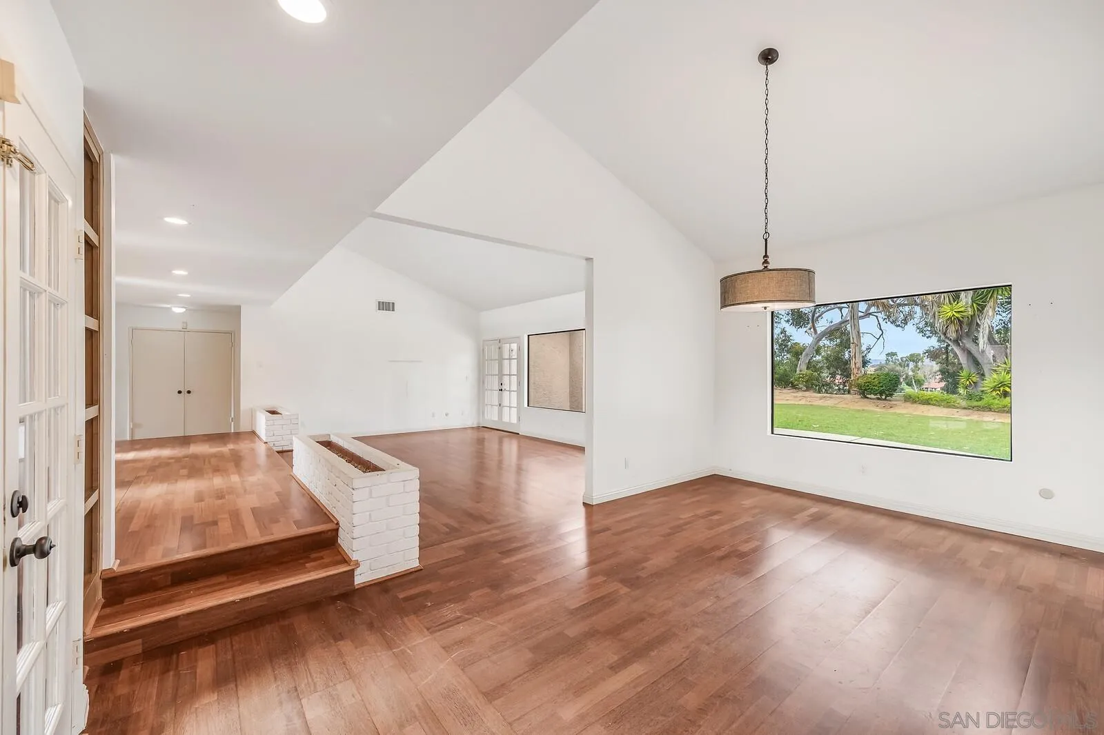 Solana Beach, California 92075, United States, 4 Bedrooms Bedrooms, ,3 BathroomsBathrooms,Residential,Pending,80956