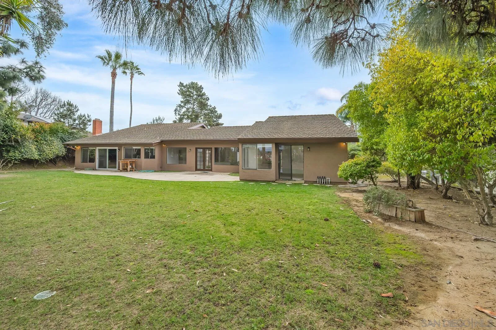 Solana Beach, California 92075, United States, 4 Bedrooms Bedrooms, ,3 BathroomsBathrooms,Residential,Pending,80956