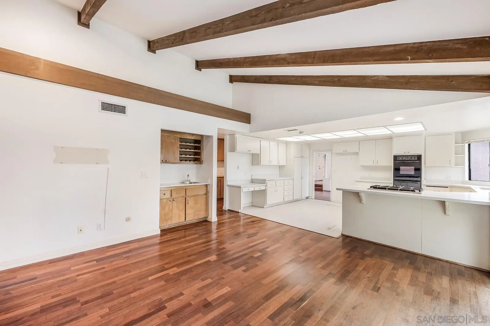 Solana Beach, California 92075, United States, 4 Bedrooms Bedrooms, ,3 BathroomsBathrooms,Residential,Pending,80956