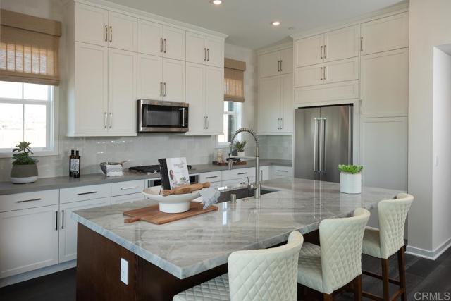 1627 Avenida Tealing