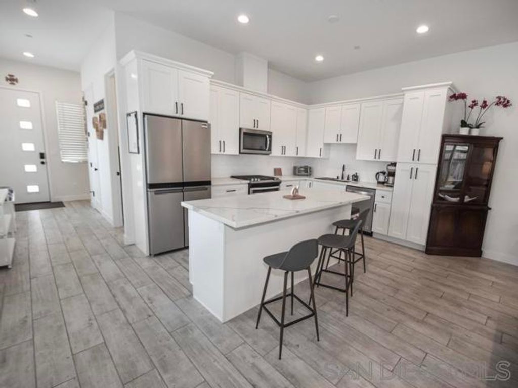 Photo of 253 Dahlia Ave, Imperial Beach, CA 91932 (MLS # 250017510)