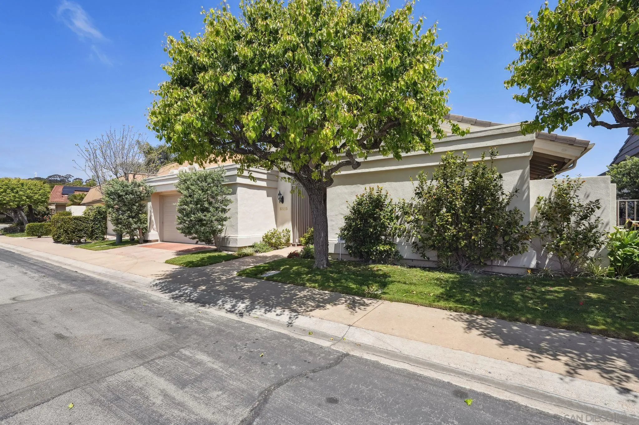 La Jolla, California 92037, United States, 3 Bedrooms Bedrooms, ,2 BathroomsBathrooms,Residential,Active,115272