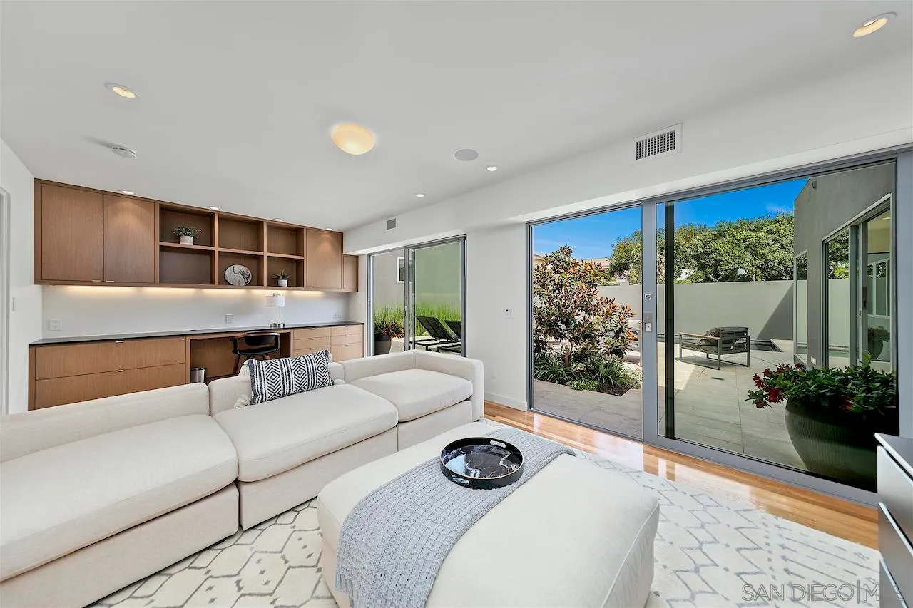 La Jolla, California 92037, United States, 5 Bedrooms Bedrooms, ,5 BathroomsBathrooms,Residential,Active,128585