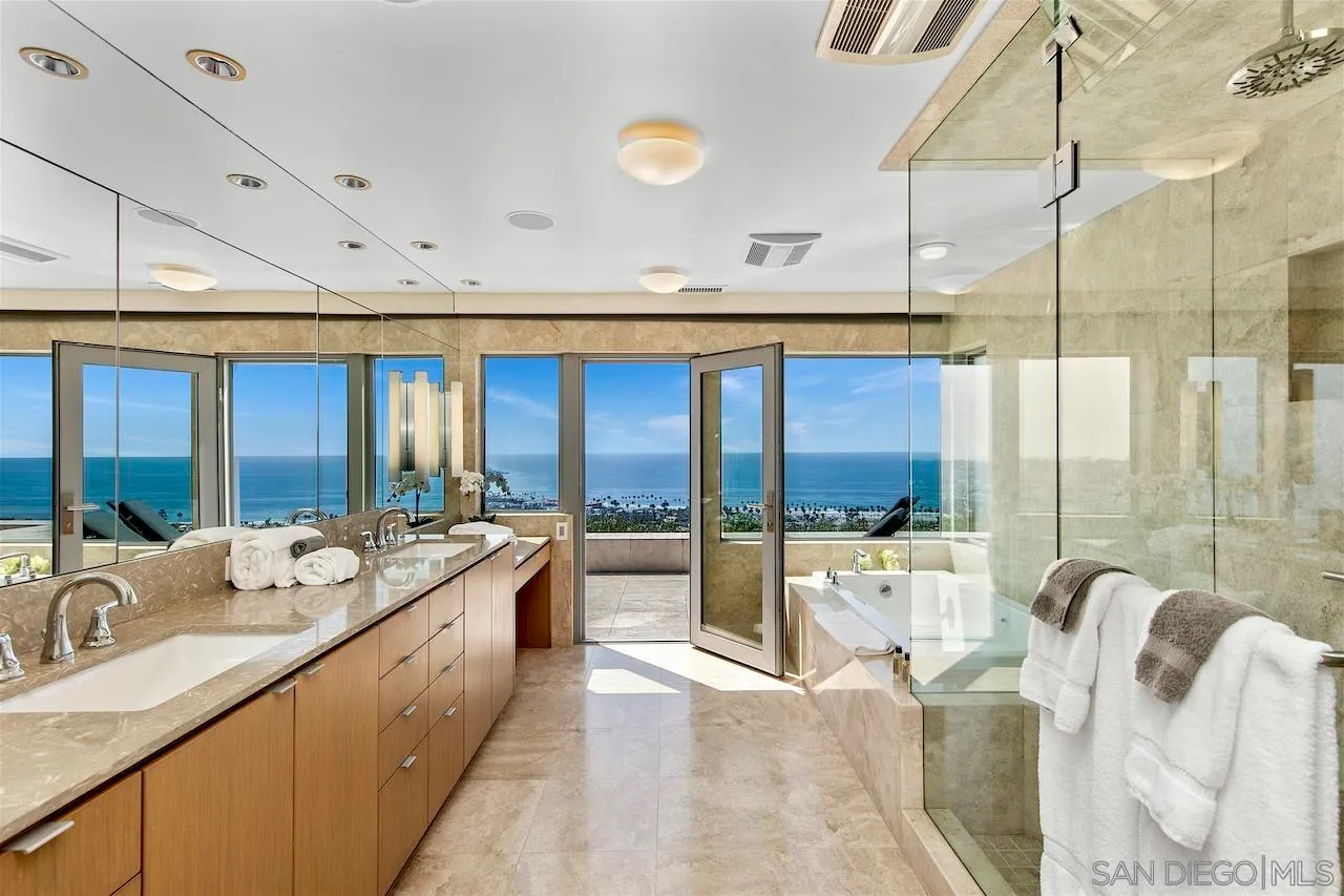 La Jolla, California 92037, United States, 5 Bedrooms Bedrooms, ,5 BathroomsBathrooms,Residential,Active,128585