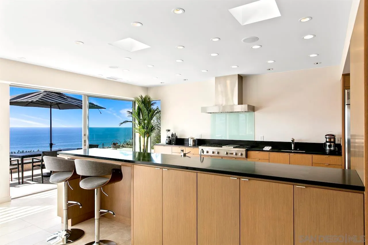 La Jolla, California 92037, United States, 5 Bedrooms Bedrooms, ,5 BathroomsBathrooms,Residential,Active,128585