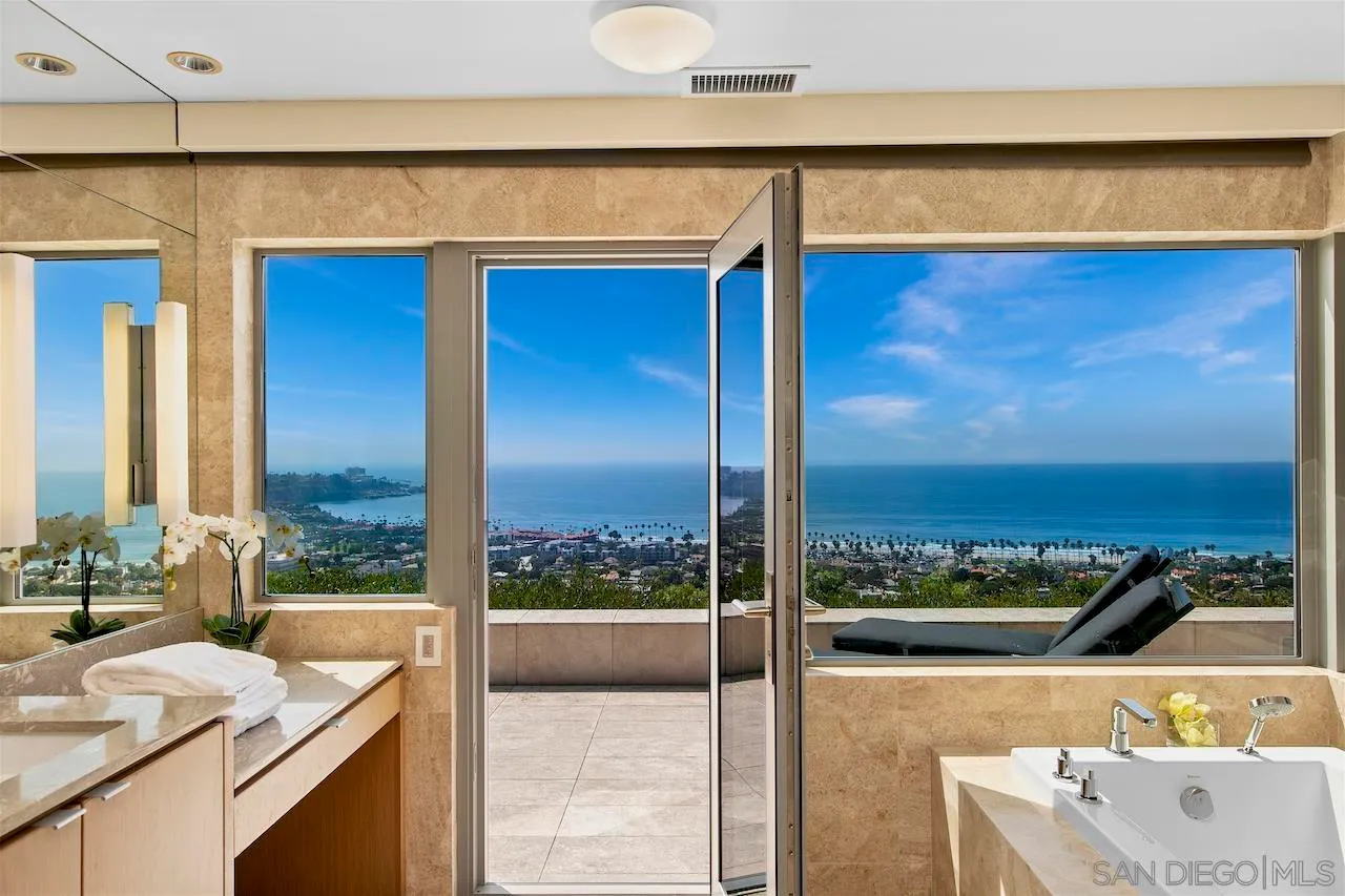 La Jolla, California 92037, United States, 5 Bedrooms Bedrooms, ,5 BathroomsBathrooms,Residential,Active,128585