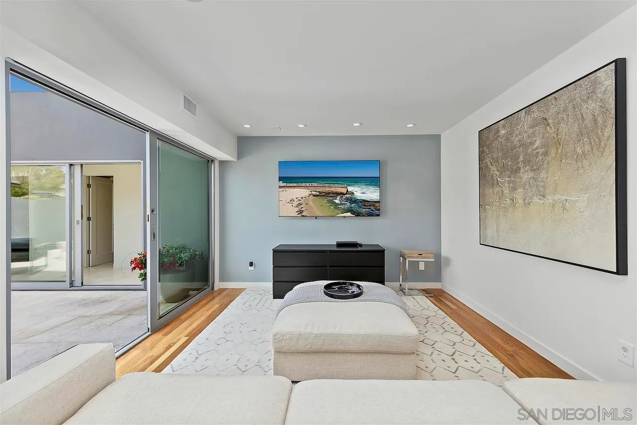 La Jolla, California 92037, United States, 5 Bedrooms Bedrooms, ,5 BathroomsBathrooms,Residential,Active,128585