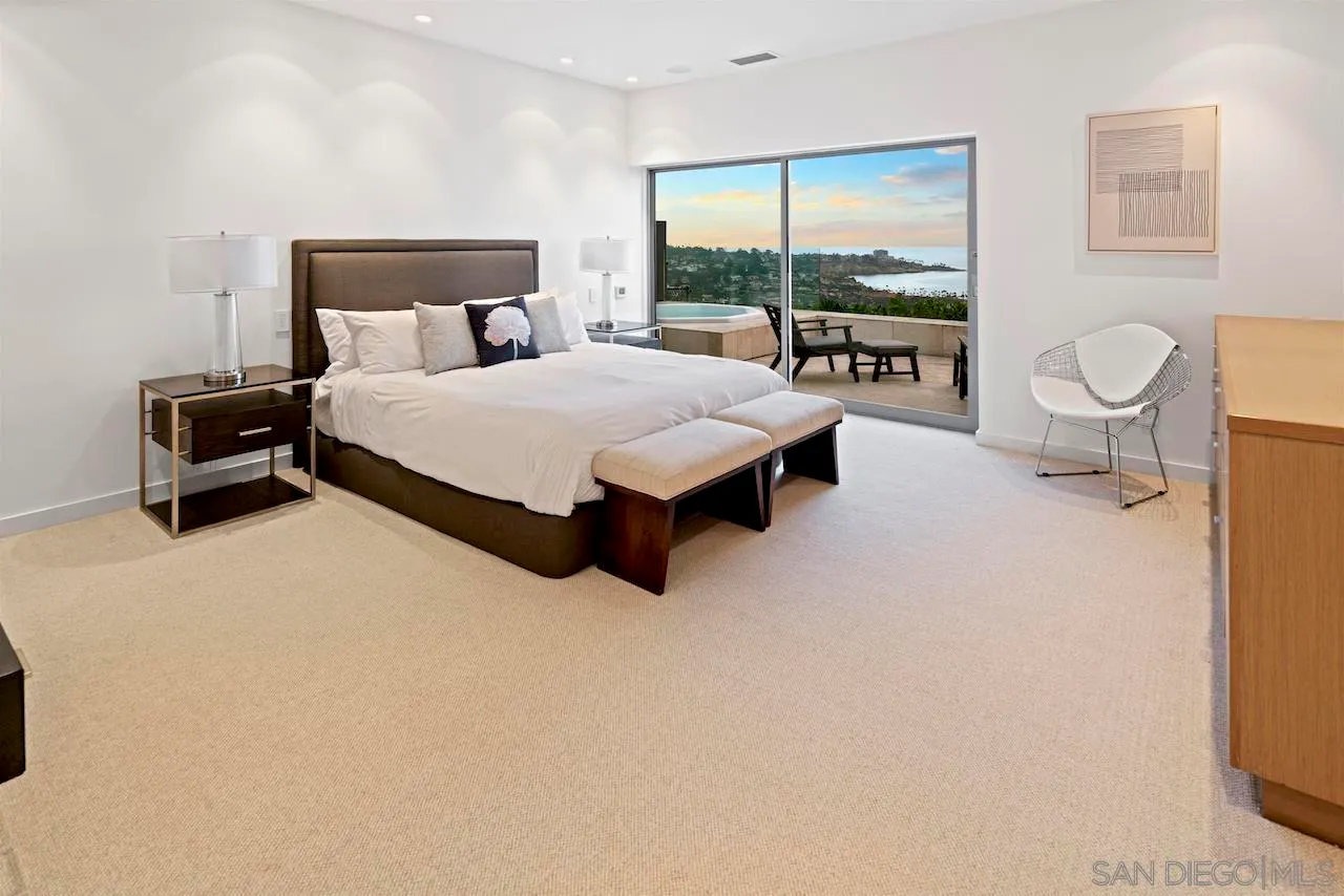 La Jolla, California 92037, United States, 5 Bedrooms Bedrooms, ,5 BathroomsBathrooms,Residential,Active,128585