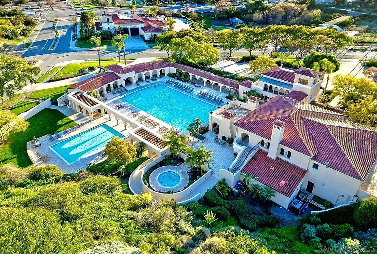 1324 Pinnacle Peak Dr