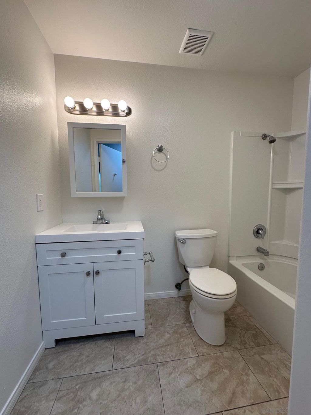 listing image 0