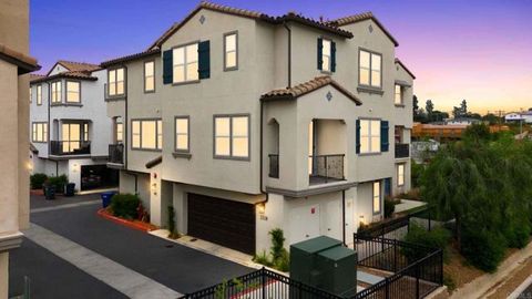 2328 Stardust Gln Escondido CA 92025
