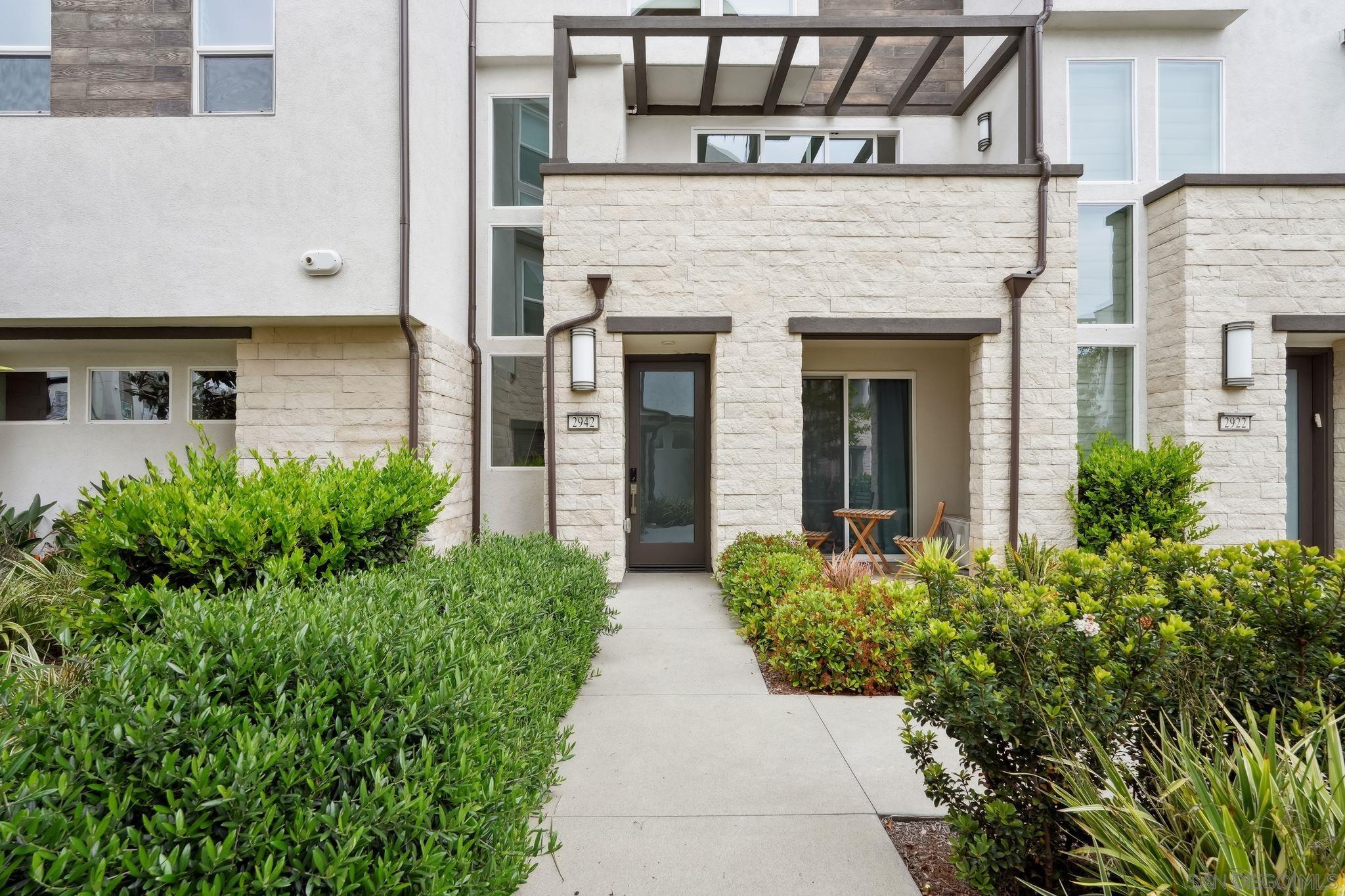 2942 Franklin