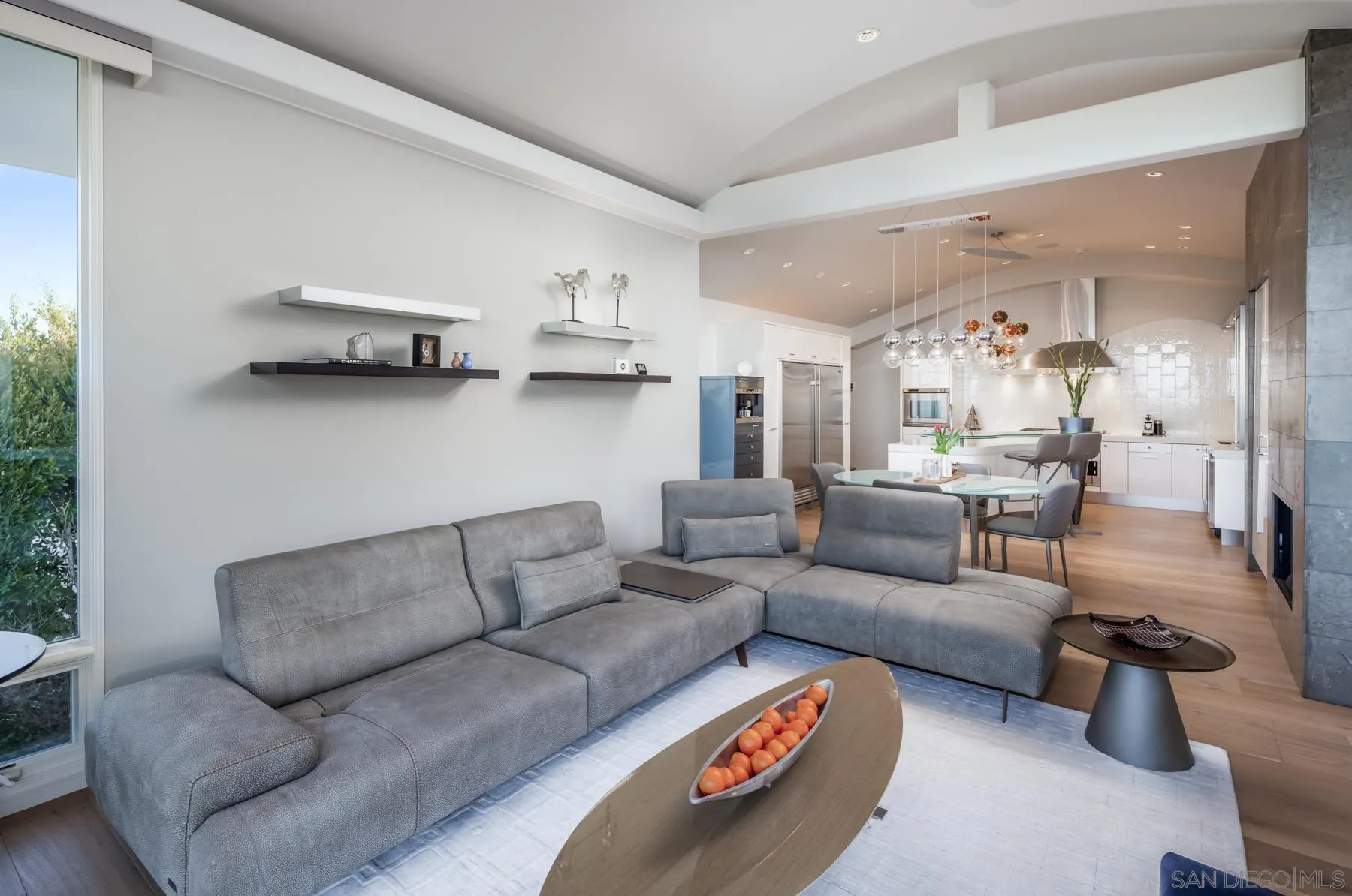 La Jolla, California 92037, United States, 5 Bedrooms Bedrooms, ,6 BathroomsBathrooms,Residential,Active,115473