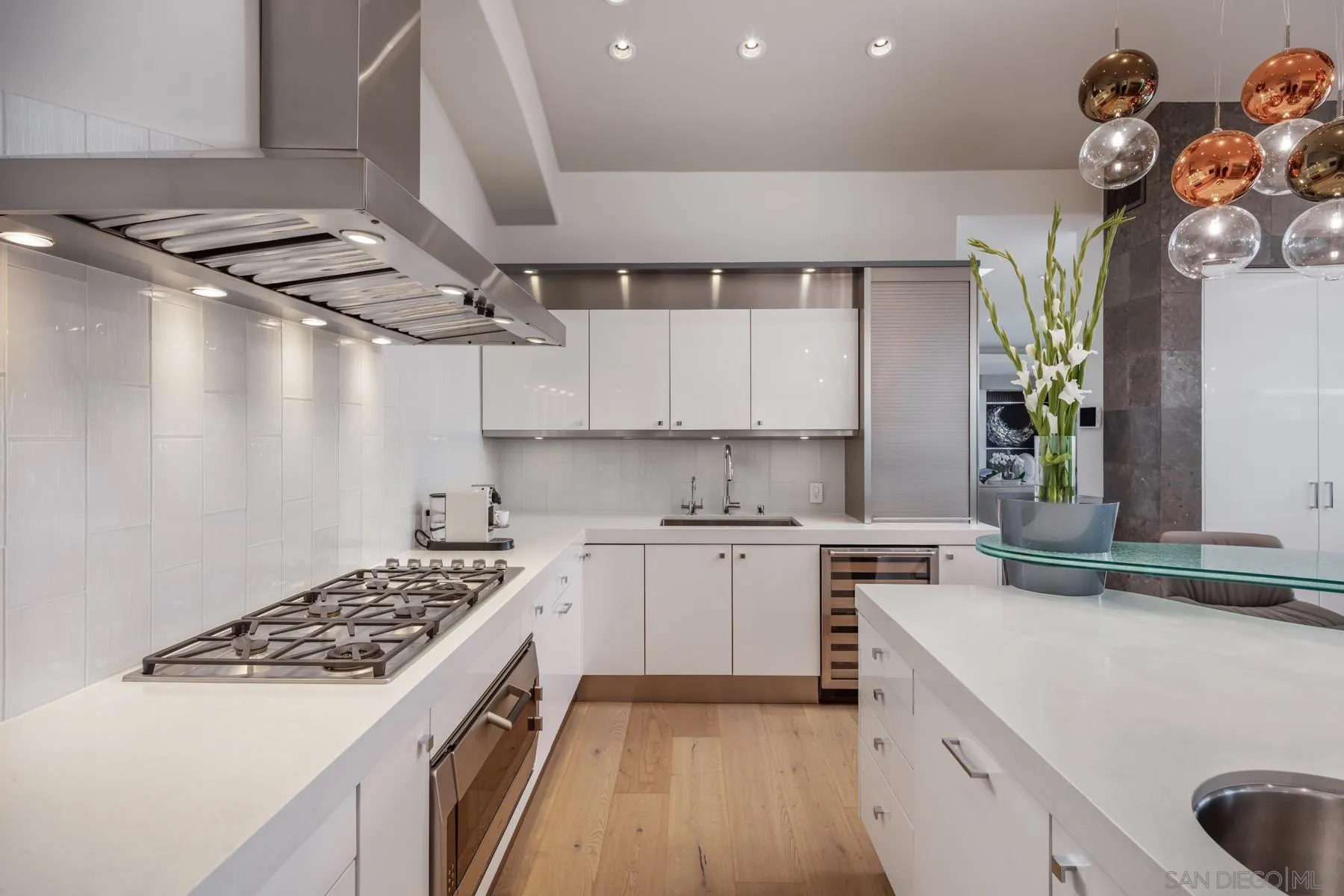 La Jolla, California 92037, United States, 5 Bedrooms Bedrooms, ,6 BathroomsBathrooms,Residential,Active,115473