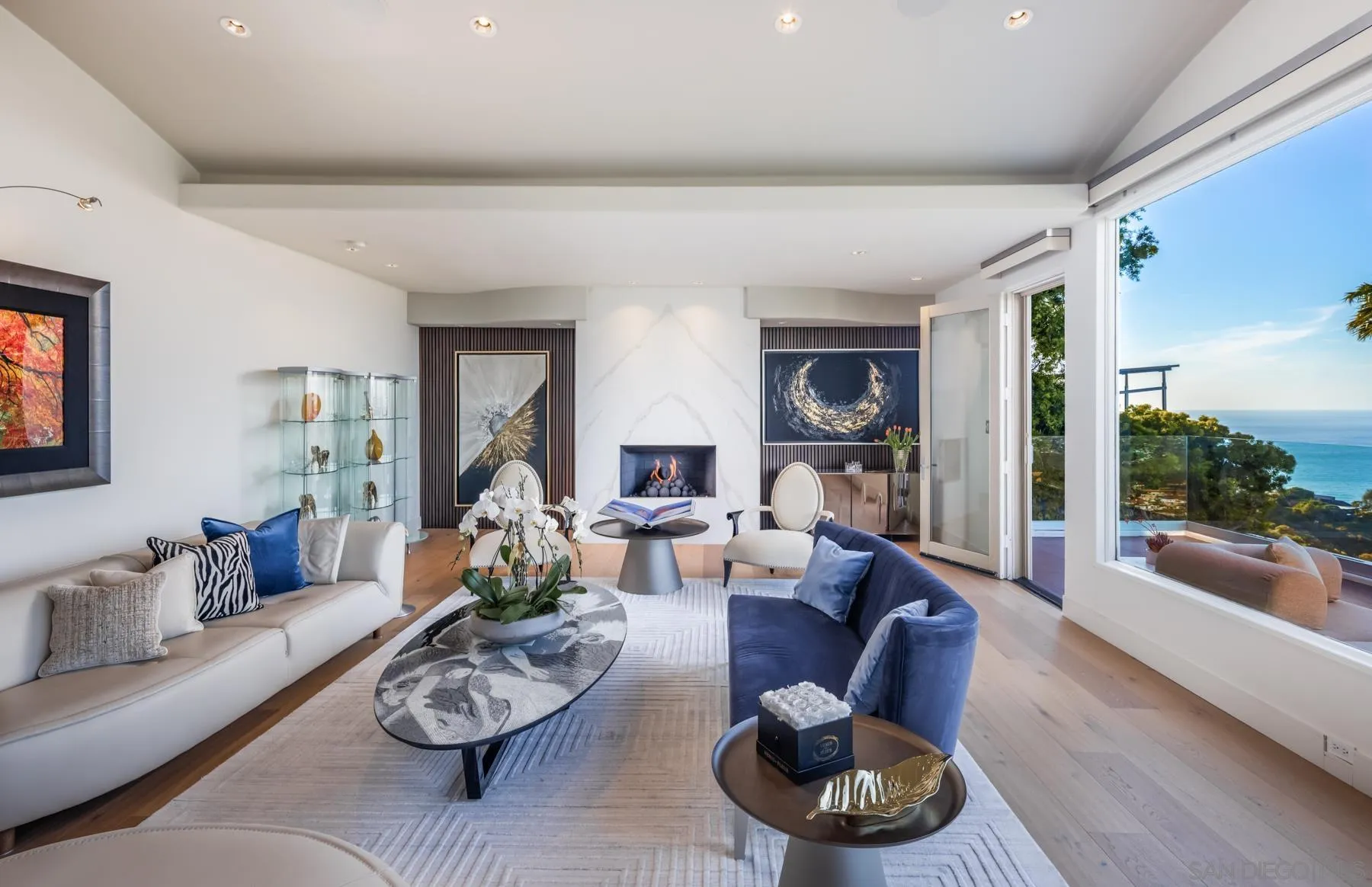 La Jolla, California 92037, United States, 5 Bedrooms Bedrooms, ,6 BathroomsBathrooms,Residential,Active,115473