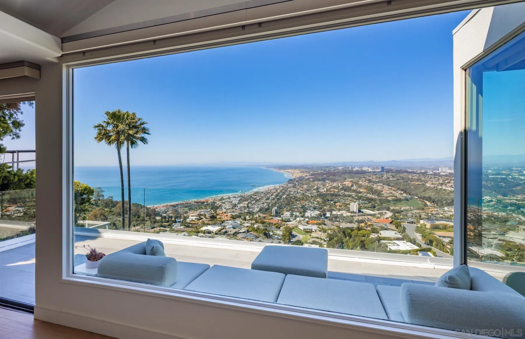 La Jolla, California 92037, United States, 5 Bedrooms Bedrooms, ,6 BathroomsBathrooms,Residential,Active,115473