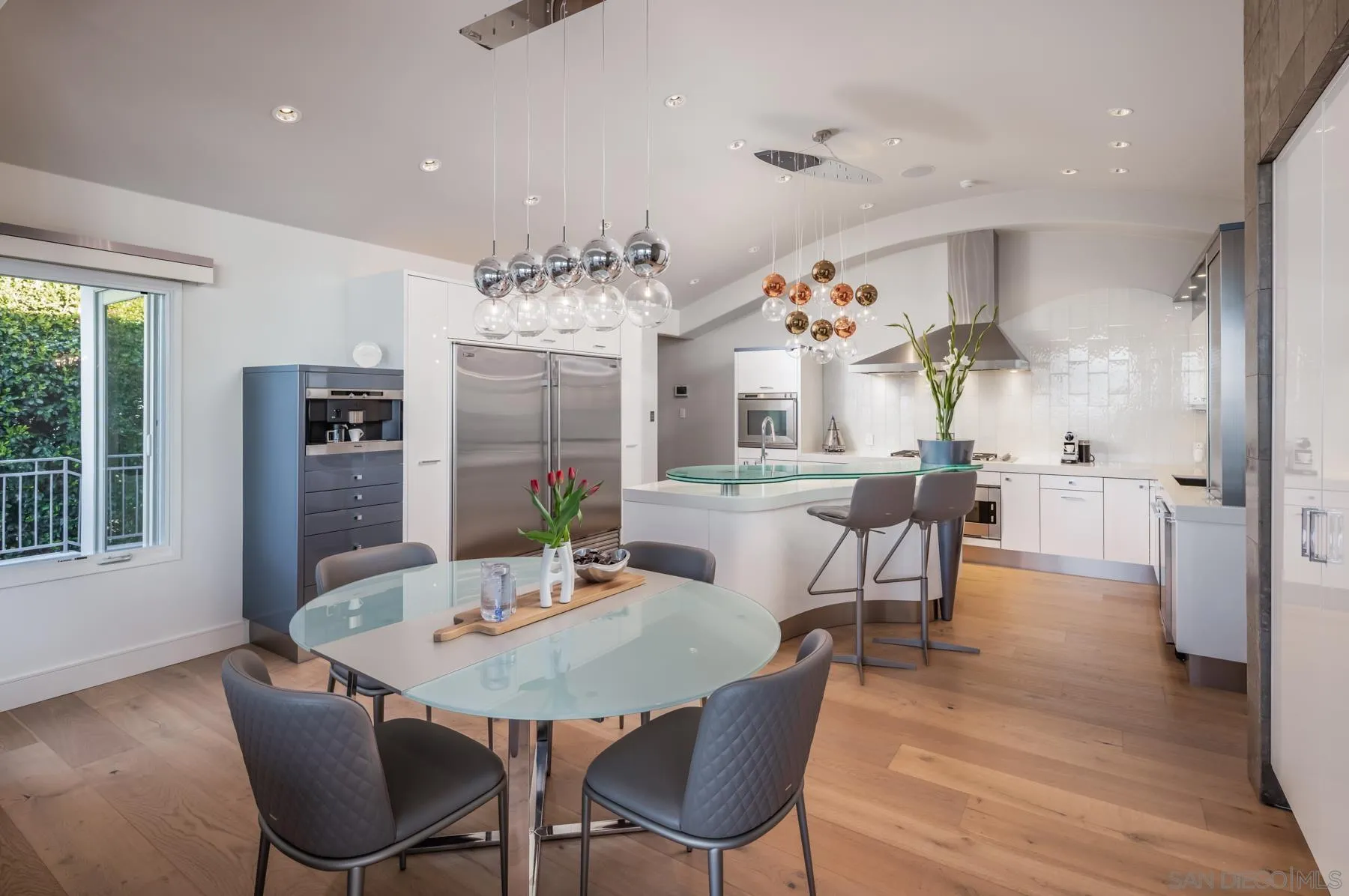 La Jolla, California 92037, United States, 5 Bedrooms Bedrooms, ,6 BathroomsBathrooms,Residential,Active,115473